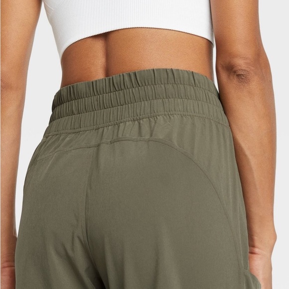 Women's Tapered Stretch Woven Mid-Rise
Pants All In Motion Green NWT S, M - Picture 5 of 15